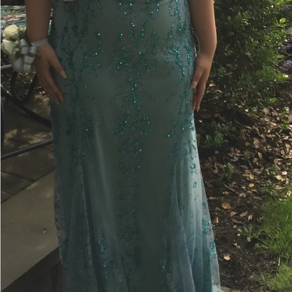 Evening Dress/Prom - Picture 3 of 5